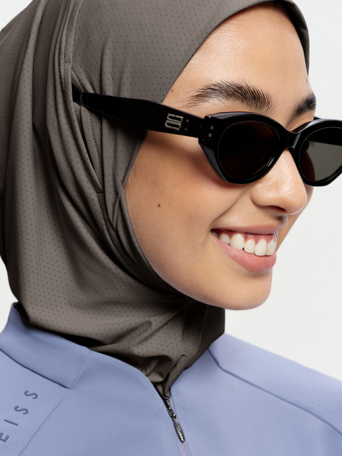 Hijab Sukan Penutup Leher Active Breathe-Coklat Gelap