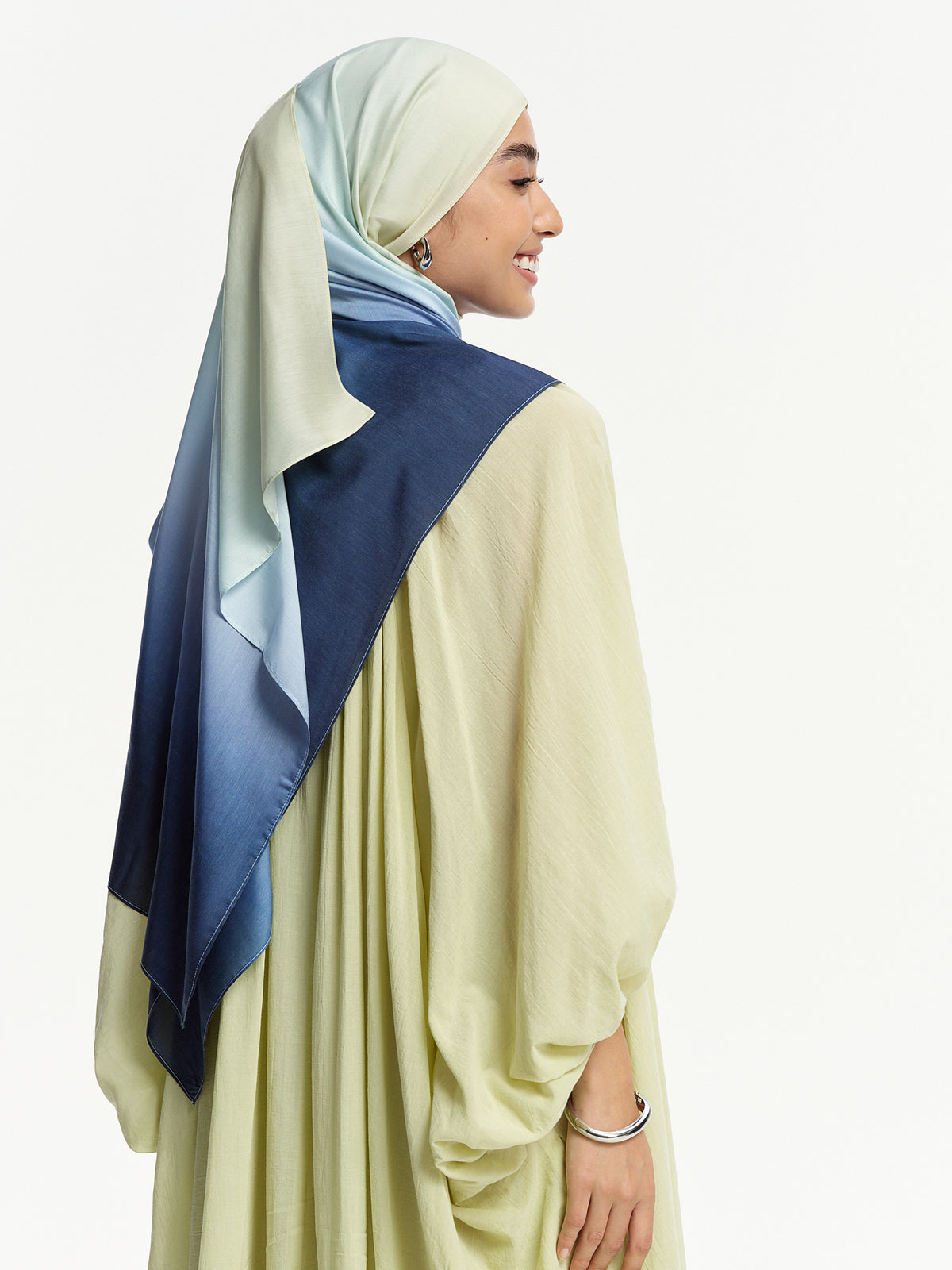 Hijab Bawal Ombre Cahaya Azure