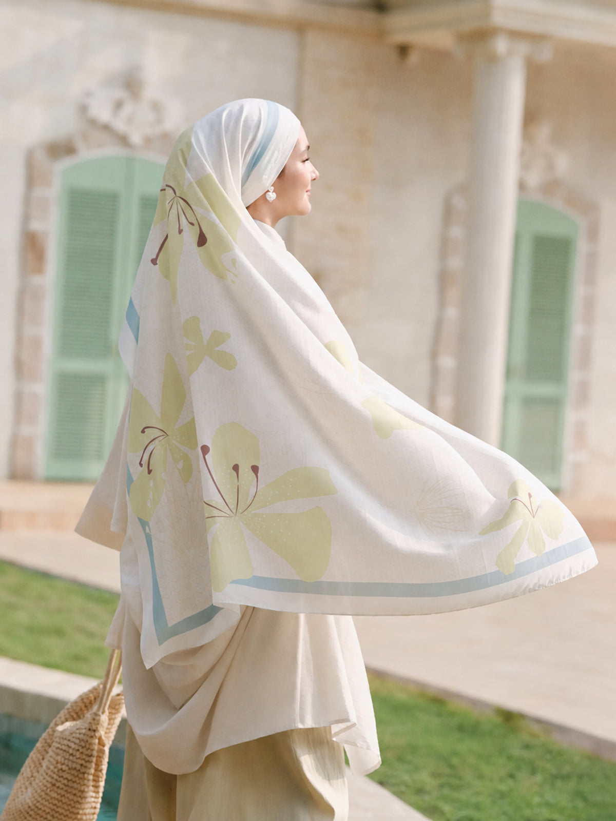 Lily Whisper SQUARE Bawal