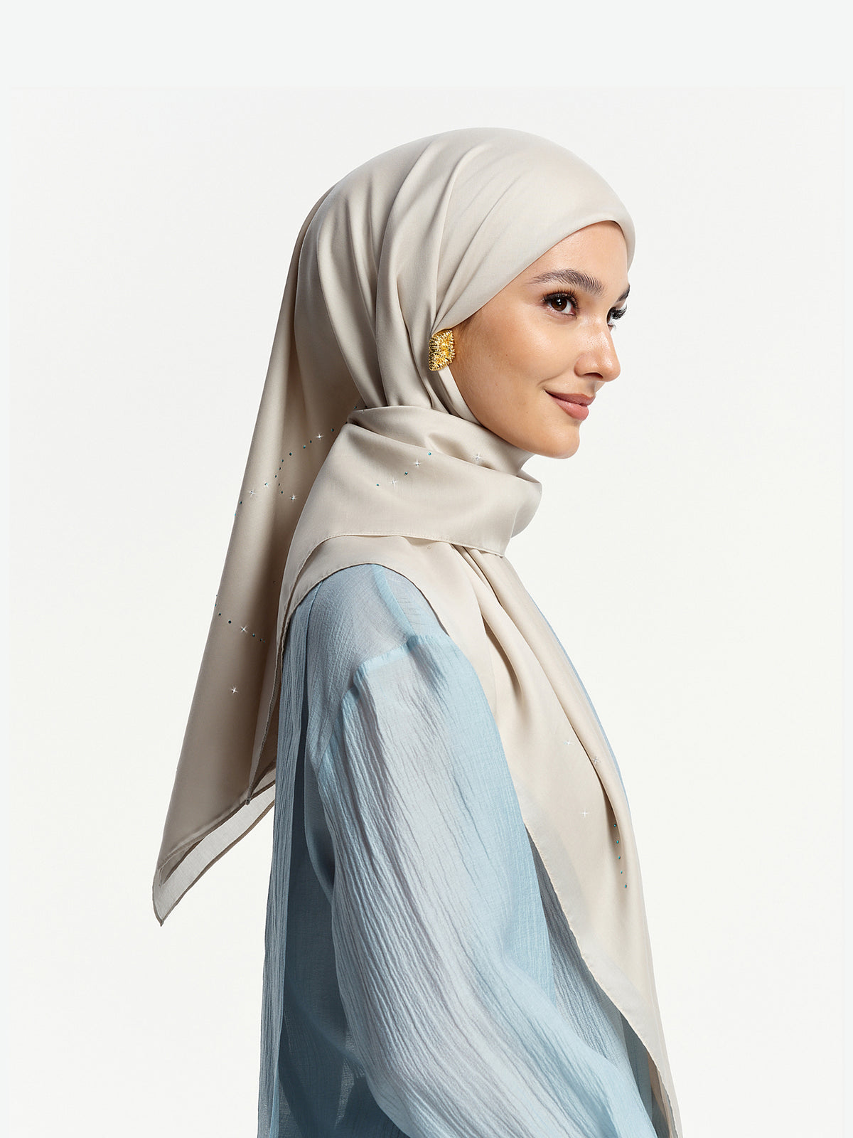 Bawal Kilauan Berlian – Kelabu Kabus